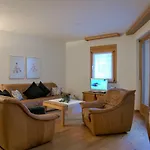 Apartmán Chesa Ginellas By Interhome