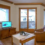 Lejlighed Chesa Ginellas By Interhome Sils Maria