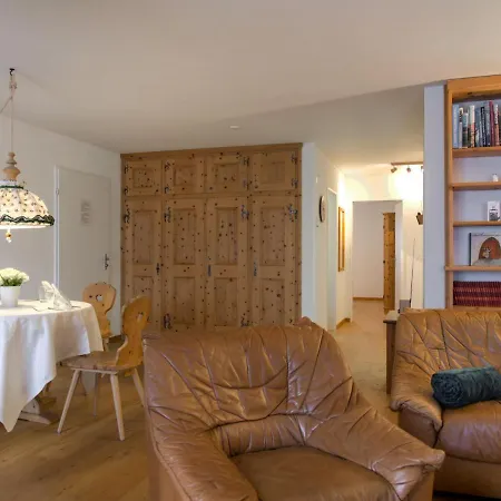 Chesa Ginellas By Interhome Appartement