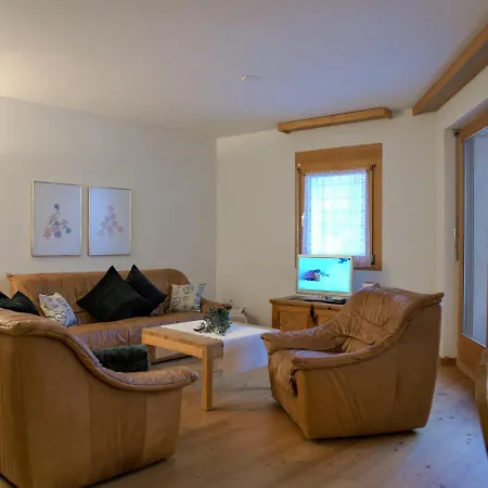 Apartamento Chesa Ginellas By Interhome